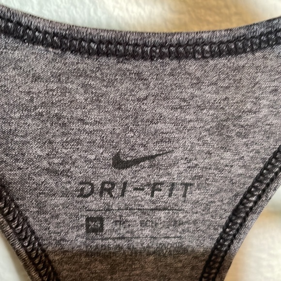 Racer back nike workout tank - Picture 2 of 3